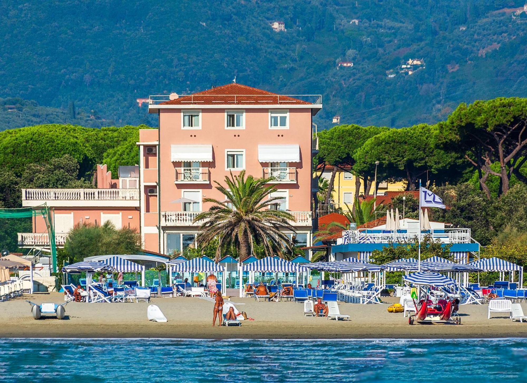 Hotel Happy Marina di Pietrasanta Exterior foto
